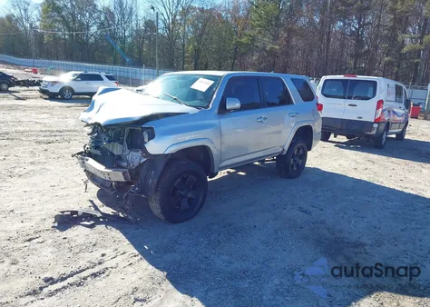 2011 Toyota 4Runner Sr5 V6 z USA, uszkodzony, nr VIN JTEZU5JR4B5019111